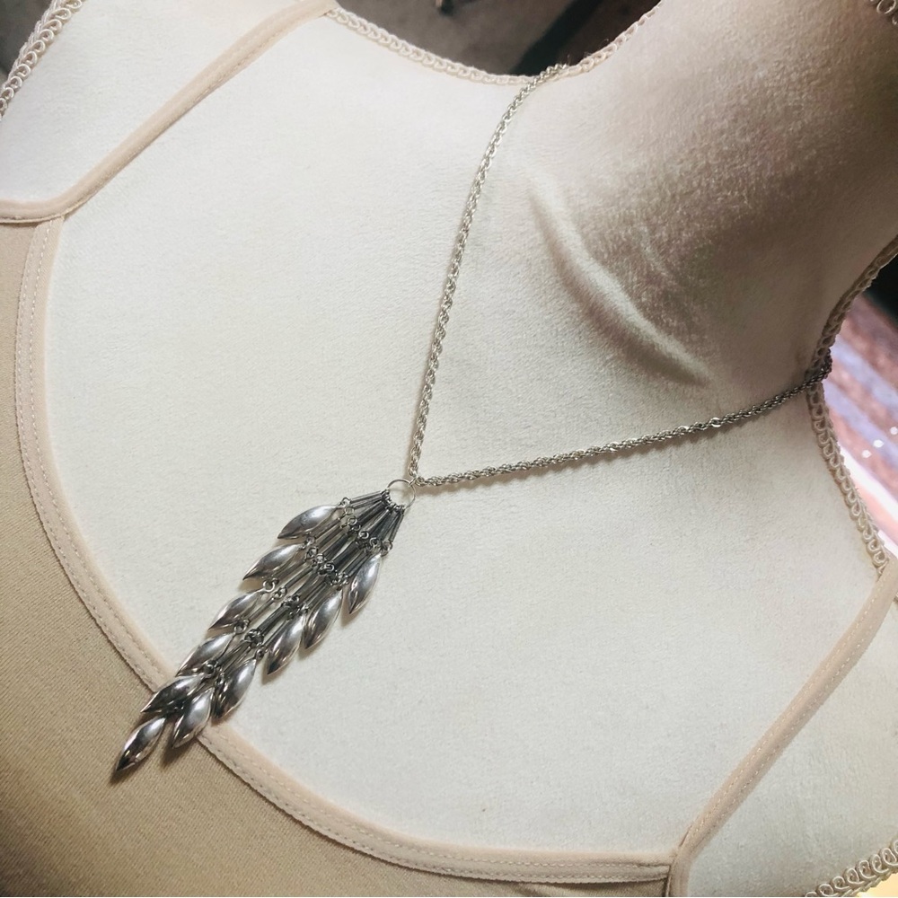 Hand crafted graduated silver drop fringe pendant on chain necklace